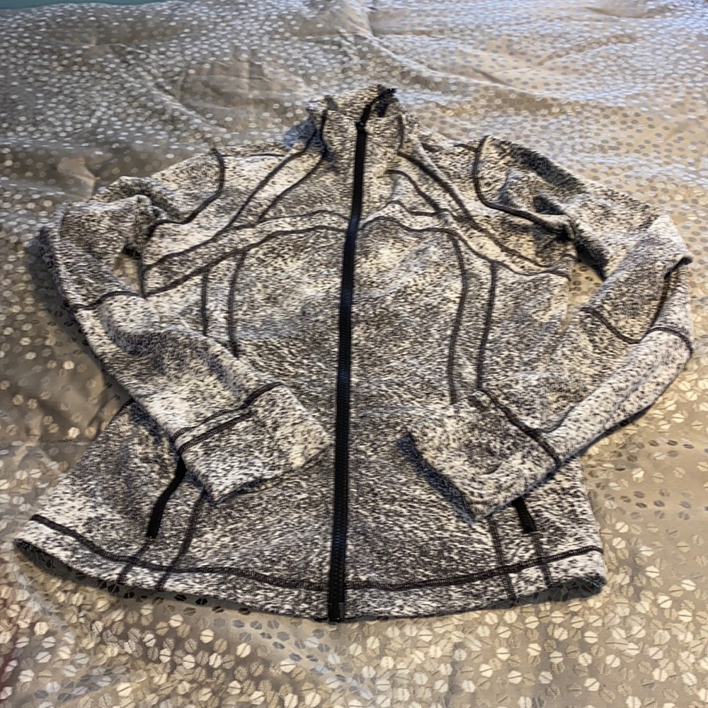 Lululemon woman’s dry fit zip up! Size 10